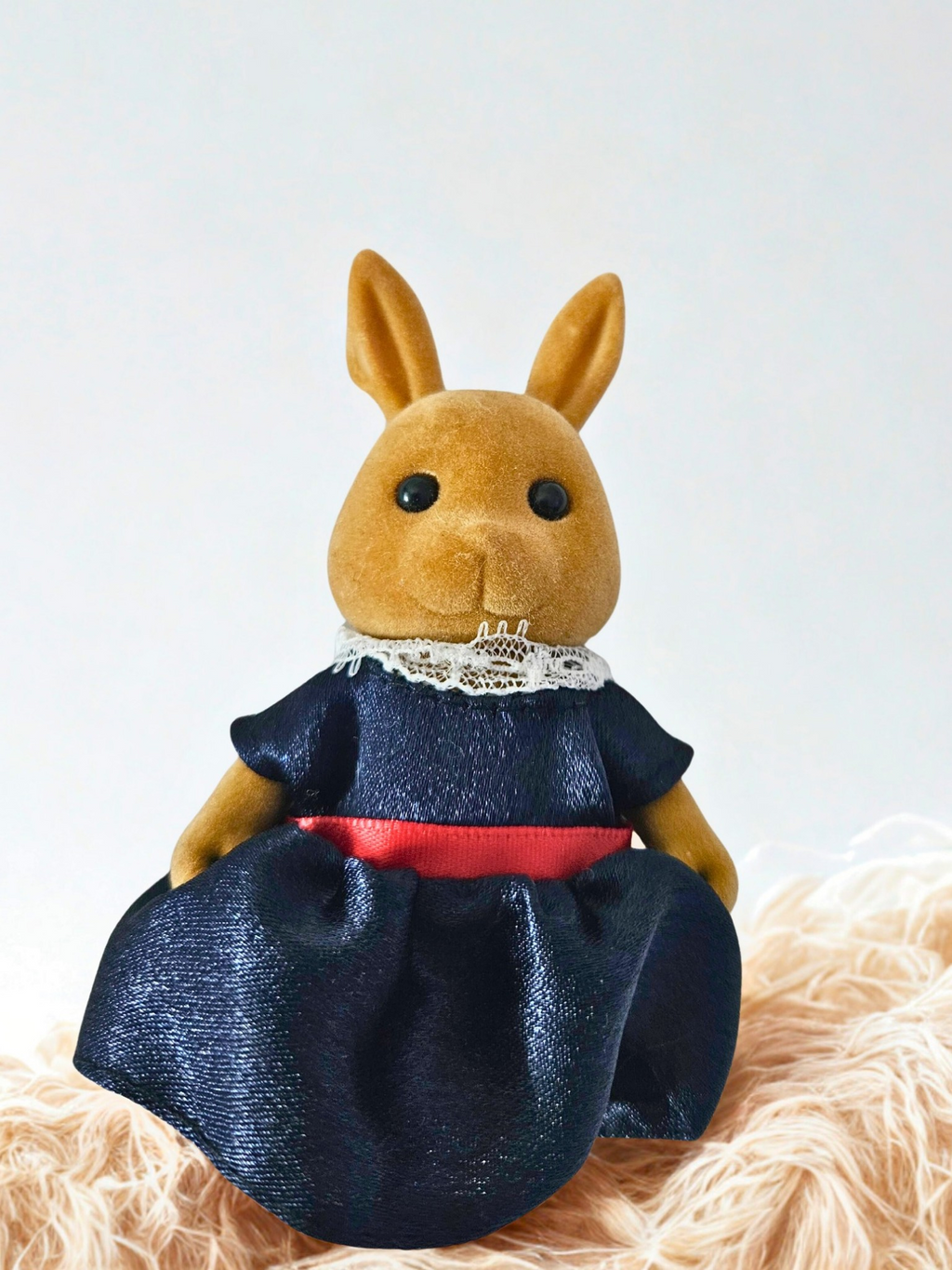 Li'l Woodzeez Village Rabbit in Dress – Pre-Loved Figurine